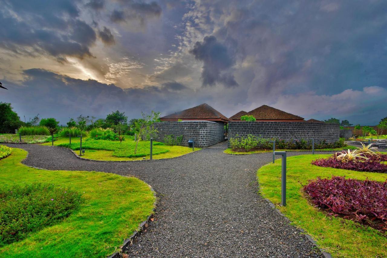 נאסיק Viveda Wellness Resort מראה חיצוני תמונה